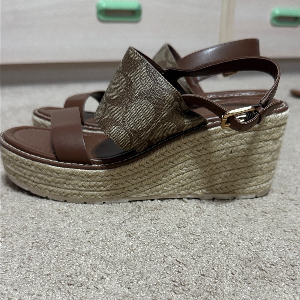 ALMOST NEW GENTLY WORN Coach Women's Wedges - Picture 4 of 5